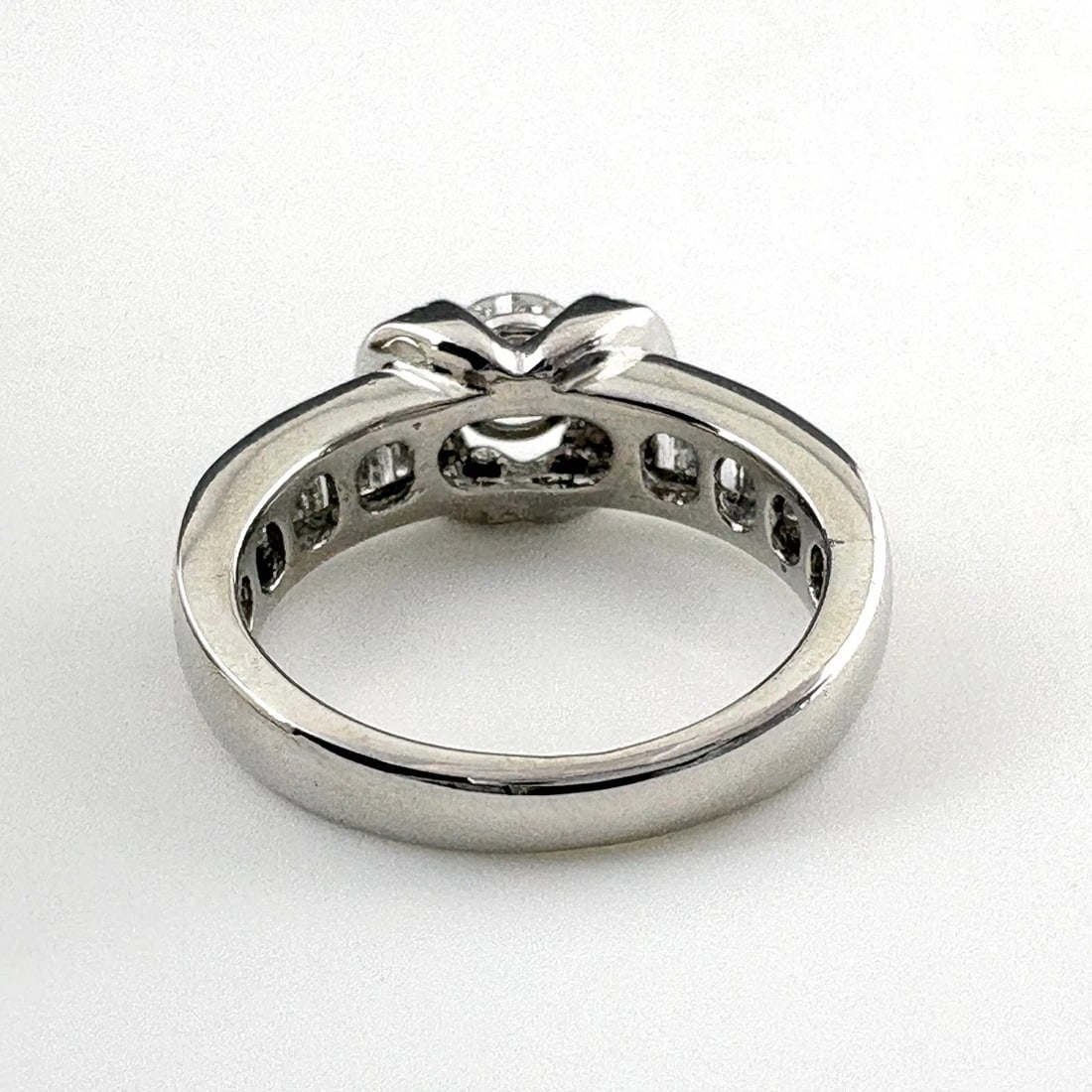 DIAMOND DESIGN PLATINUM MELEE RING - 4