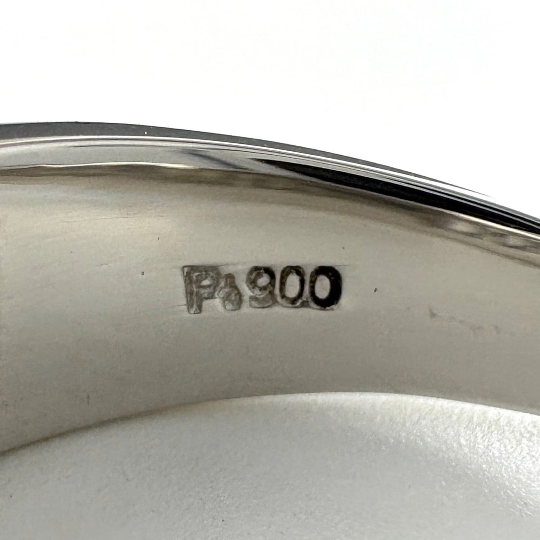 MELEE DIAMOND DESIGN PLATINUM RING - 2