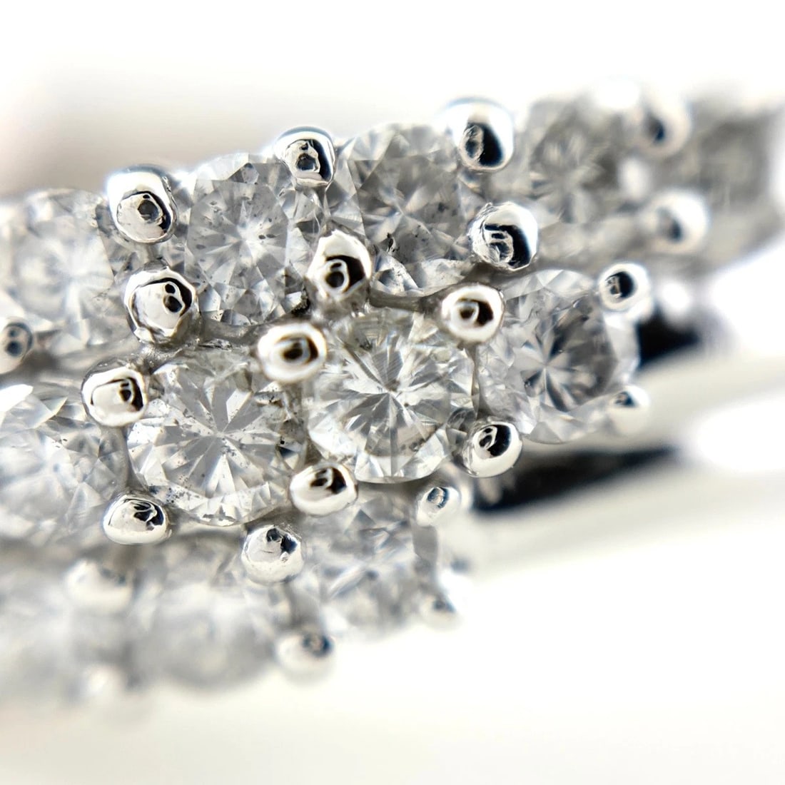 MELEE DIAMOND DESIGN PLATINUM RING - 2
