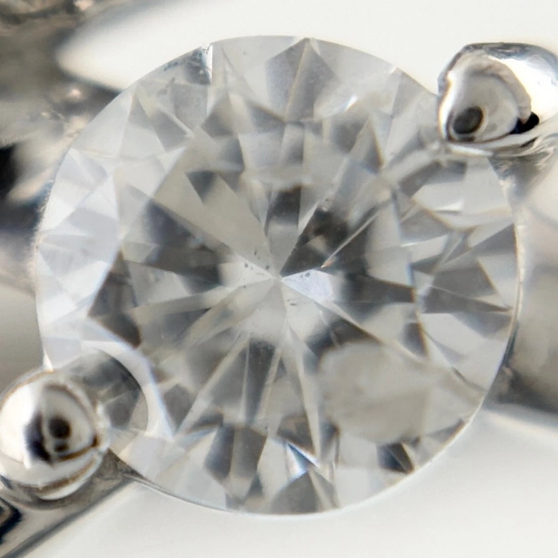 MELEE DIAMOND DESIGN PLATINUM RING - 2