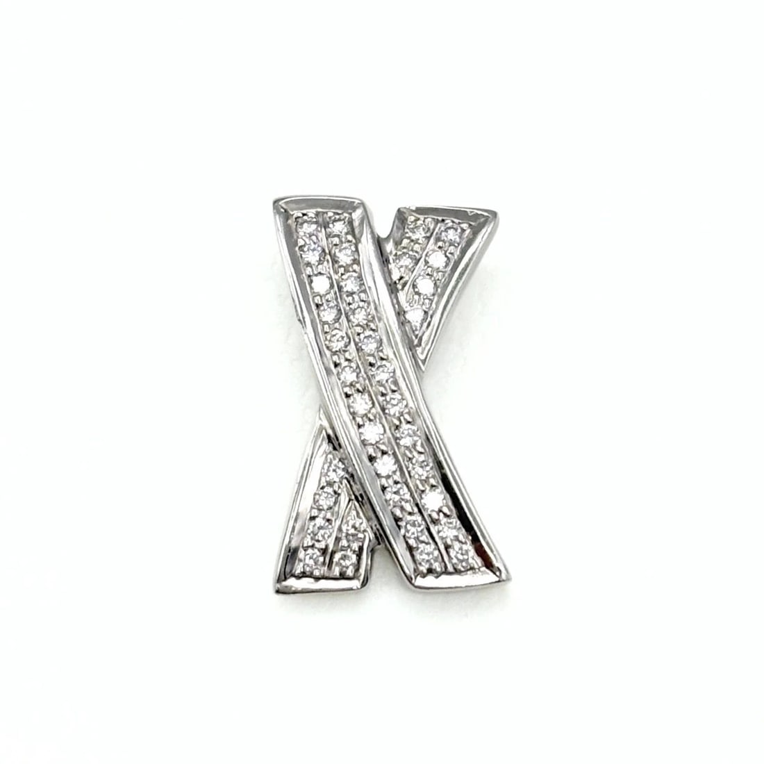 MELEE DIAMOND DESIGN WG WHITEGOLD PENDANT HEAD: melee diamond design WG WhiteGold Pendant Head Brand: Unbranded Type/Style: Pendant Head Material: 18KWhite Gold, Main Stone/Creation Natural Color: White Gold Size: Pendant size 16.1?9.3mm(0.6")