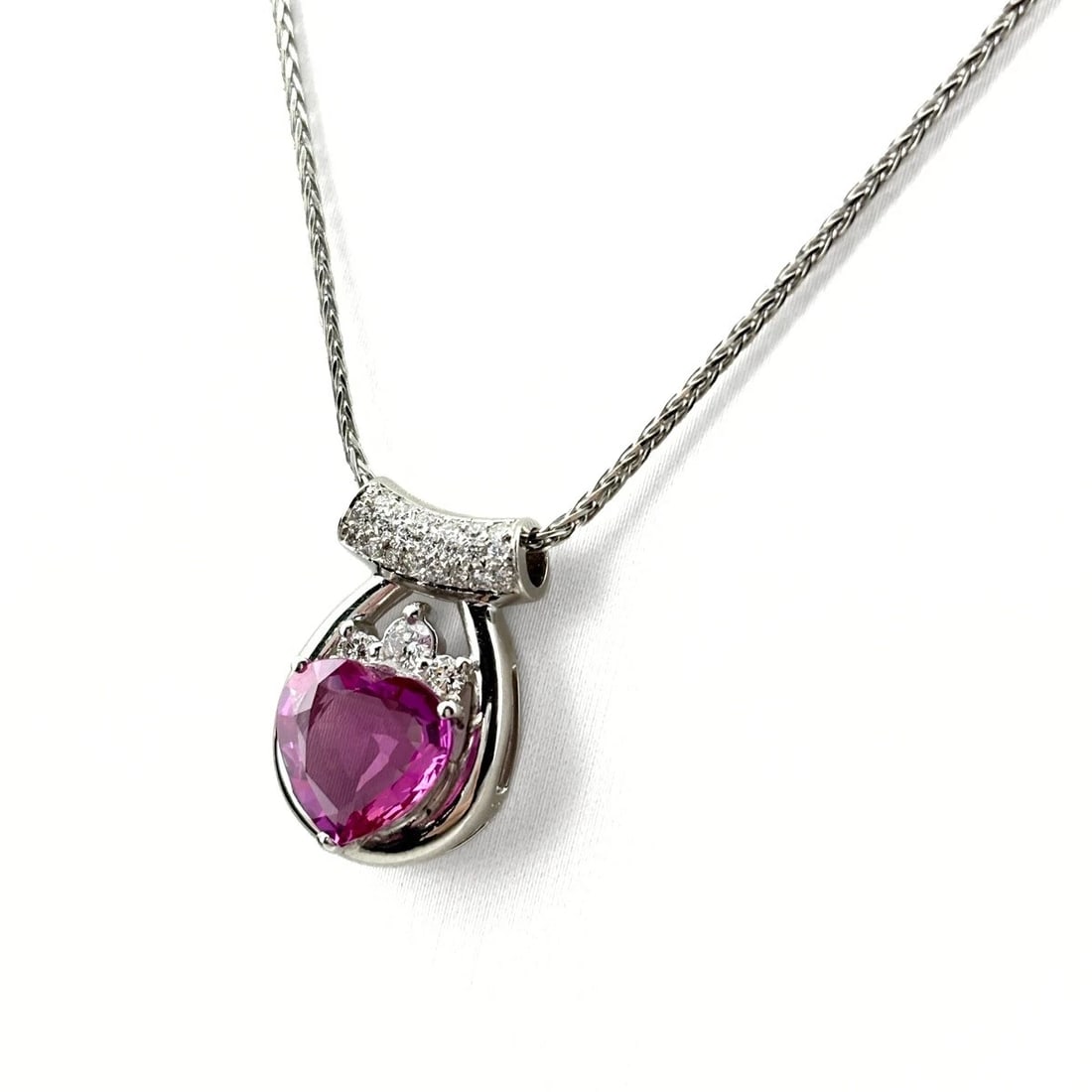 PINK SAPPHIRE DIAMOND PENDANT NECKLACE PT900: Pink Sapphire diamond Pendant Necklace Pt900 Brand: Unbranded Type/Style: Necklace Material: Pt900, Main Stone/Creation Sapphire Diamond Color: Silver Size: Chain width 0.9mm(0.0")Pendant size 19.2?12