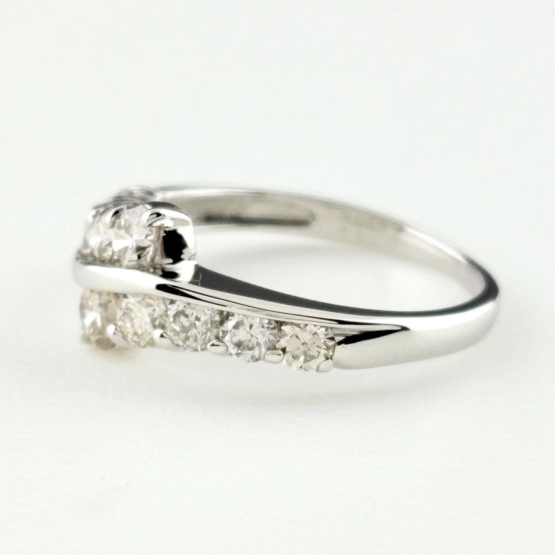 MELEE DIAMOND DESIGN PLATINUM RING - 3
