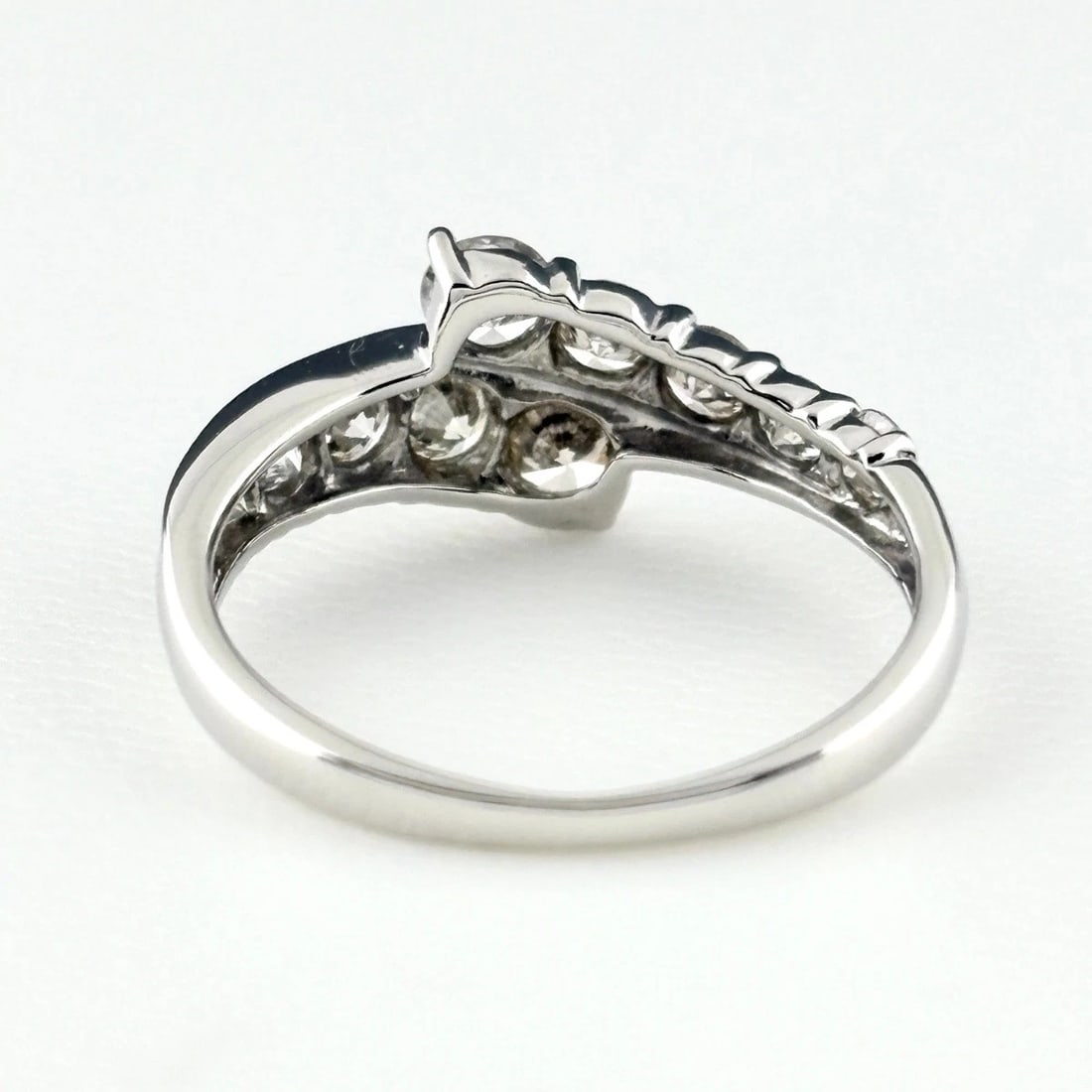MELEE DIAMOND DESIGN PLATINUM RING - 4