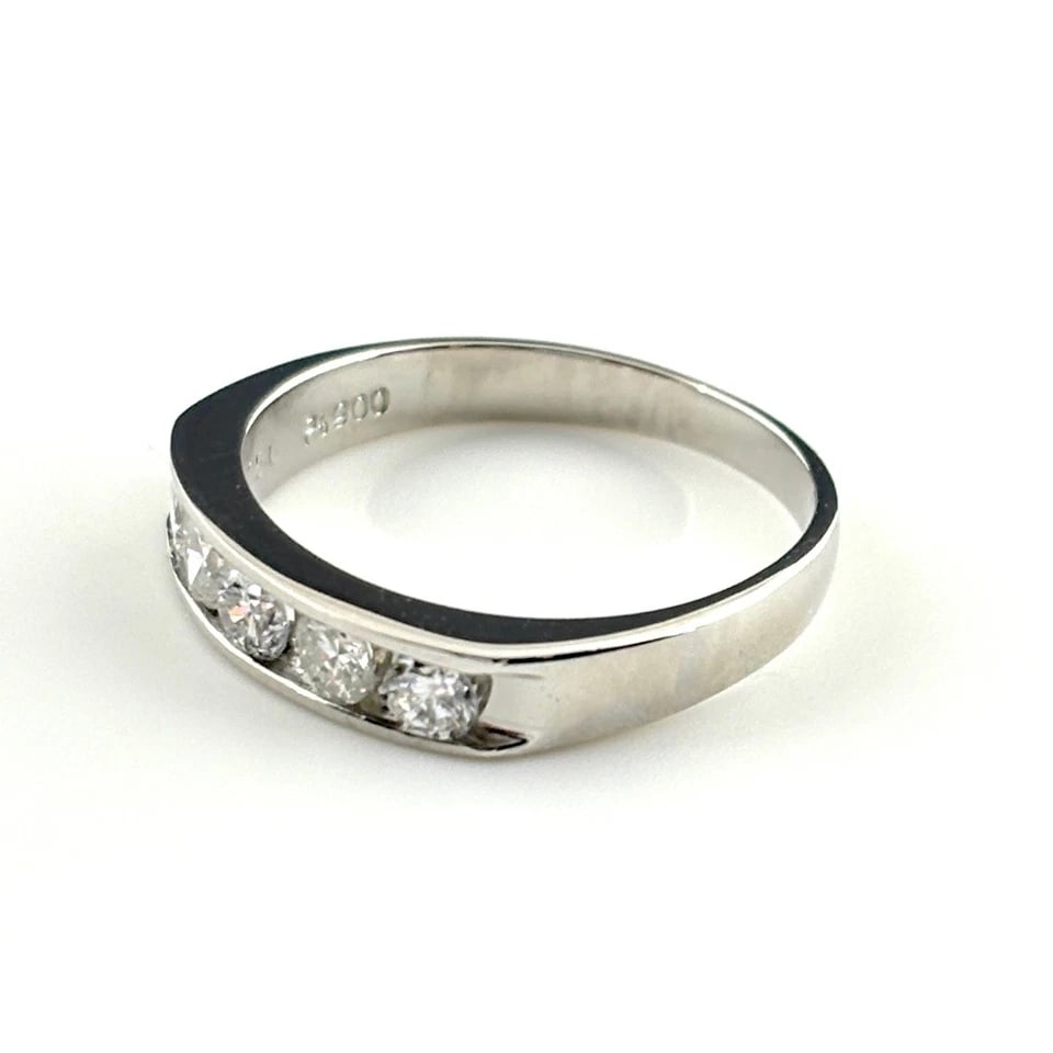 MELEE DIAMOND DESIGN PLATINUM RING: melee diamond design Platinum Ring Brand: Unbranded Type/Style: Ring Material: Pt900, Main Stone/Creation Natural Color: None Size: US 7 to 7.5 Accessories: None Accessories Notice: When p