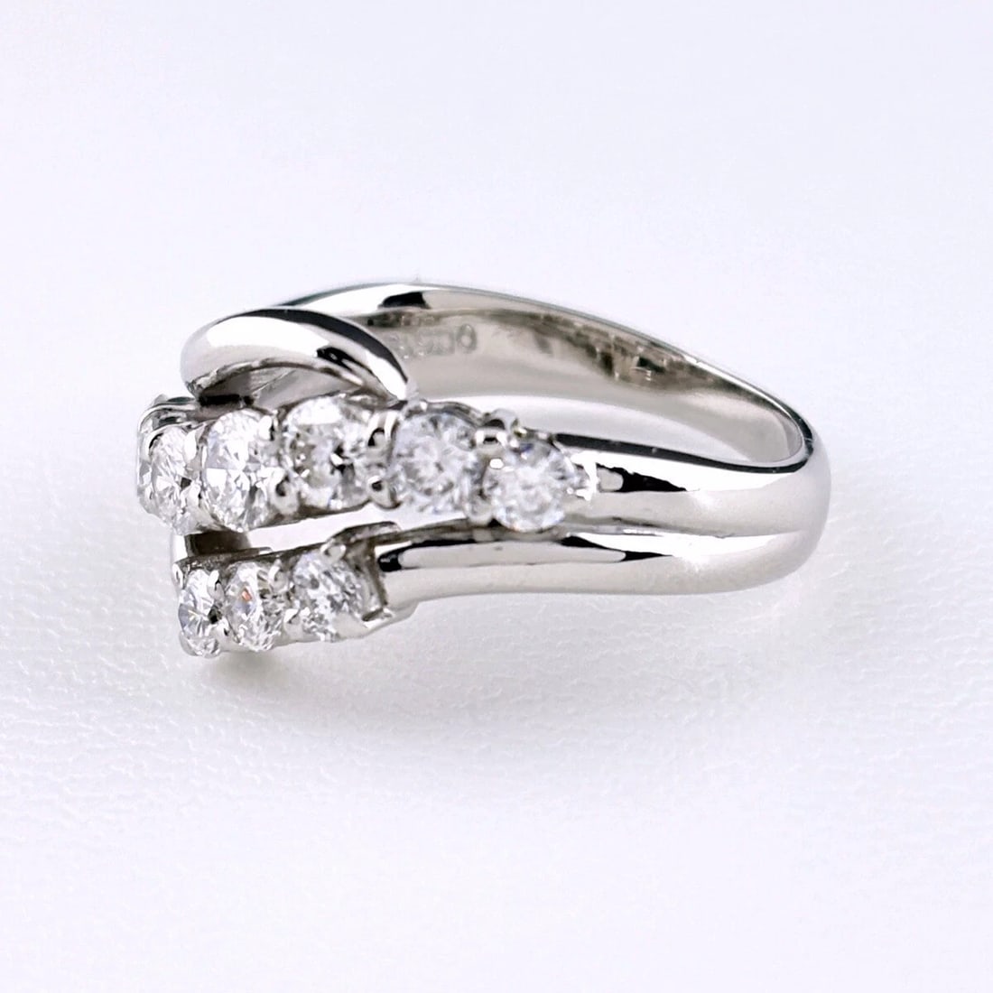 MELEE DIAMOND DESIGN PLATINUM RING: melee diamond design Platinum Ring Brand: Unbranded Type/Style: Ring Material: Pt900, Main Stone/Creation Natural Color: None Size: US 6.5 Accessories: None Accessories Notice: When purcha