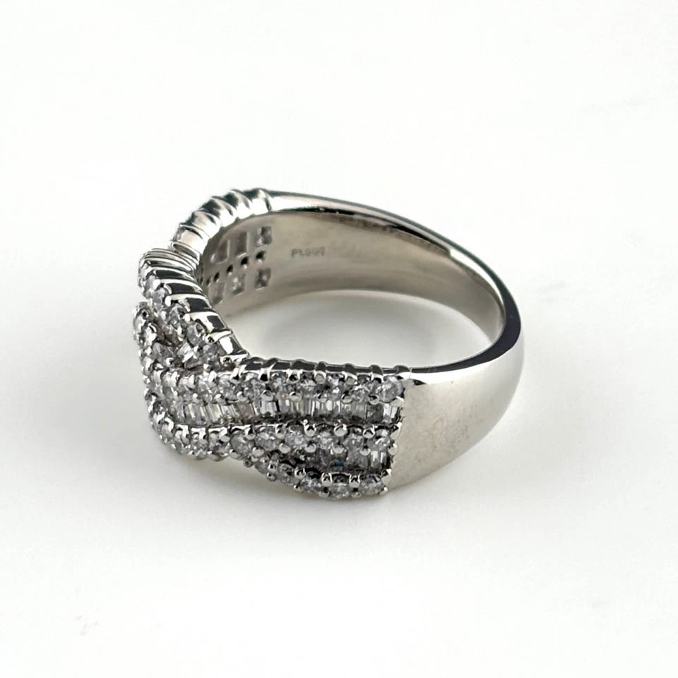MELEE DIAMOND DESIGN PLATINUM RING: melee diamond design Platinum Ring Brand: Unbranded Type/Style: Ring Material: Pt900, Main Stone/Creation Natural Color: None Size: US 6.5 Accessories: None Accessories Notice: When purcha