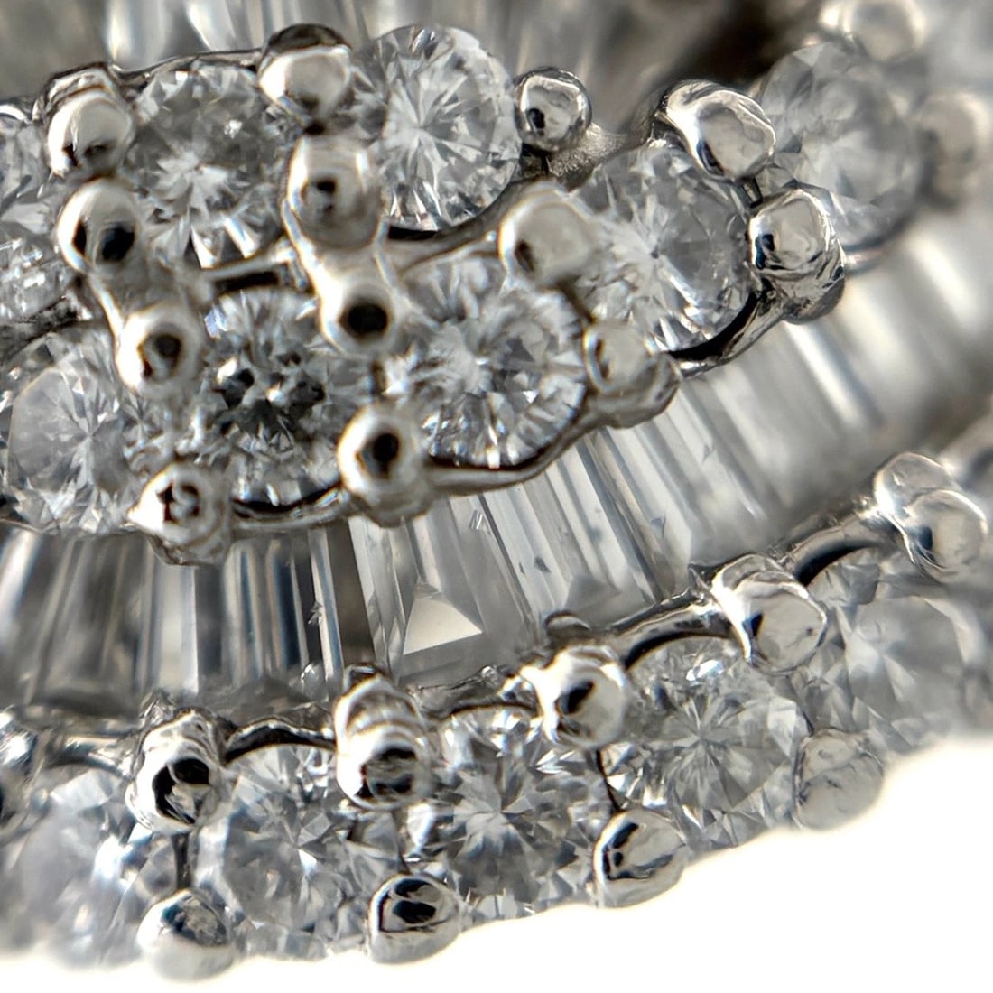 MELEE DIAMOND DESIGN PLATINUM RING - 2