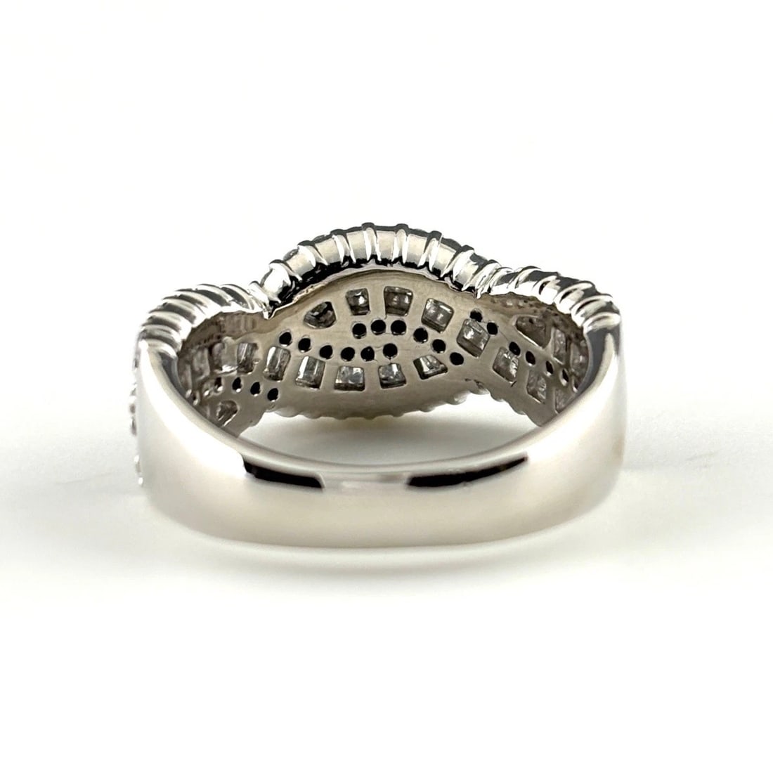 MELEE DIAMOND DESIGN PLATINUM RING - 4