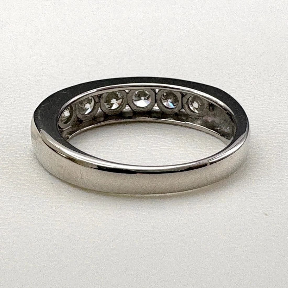 MELEE DIAMOND DESIGNPLATINUM RING - 2