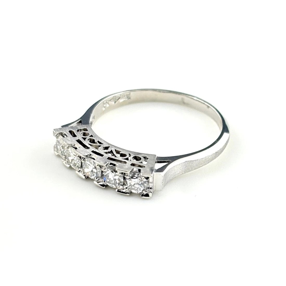 MELEE DIAMOND DESIGN PLATINUM RING - 3