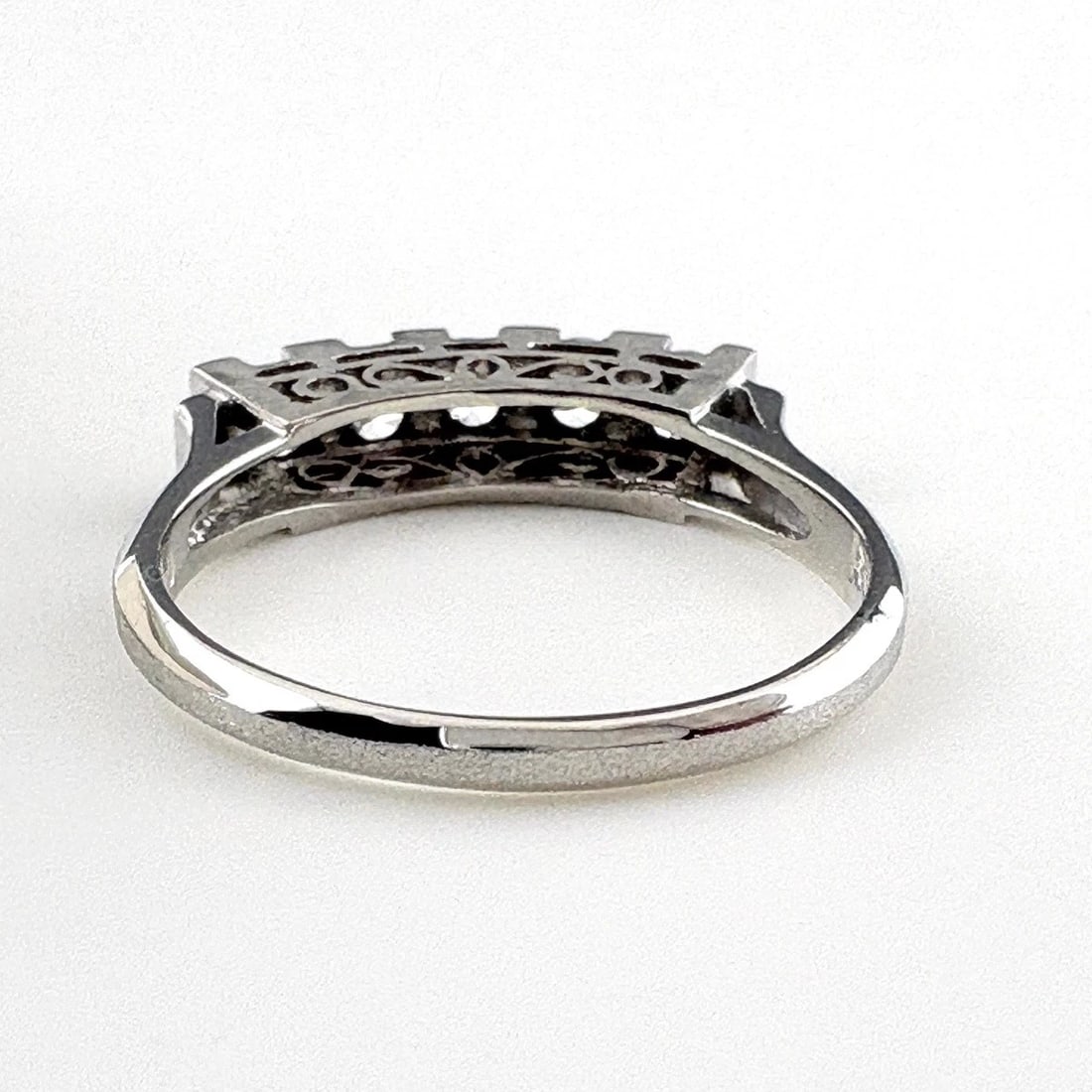 MELEE DIAMOND DESIGN PLATINUM RING - 4
