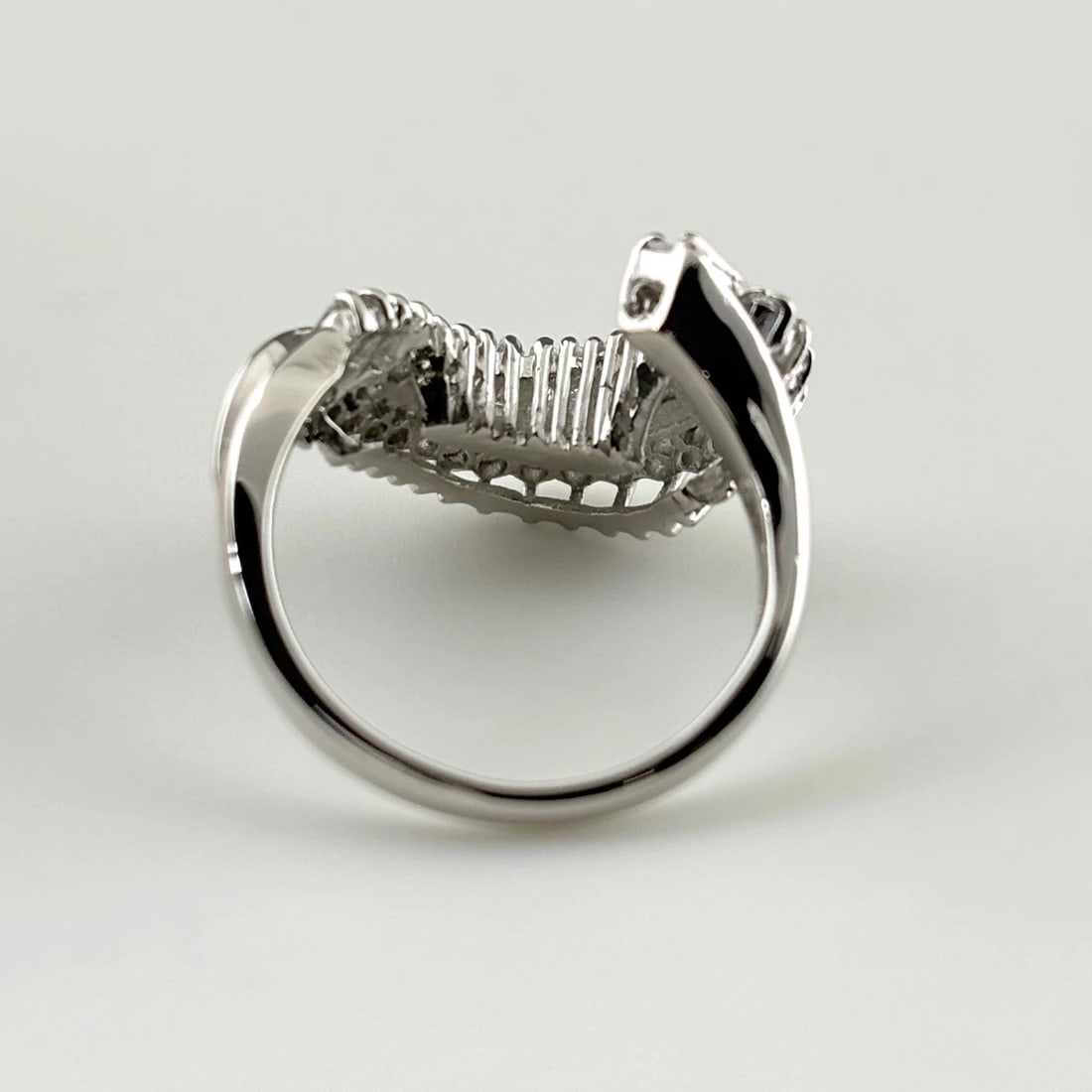 MELEE DIAMOND DESIGN PLATINUM RING - 5