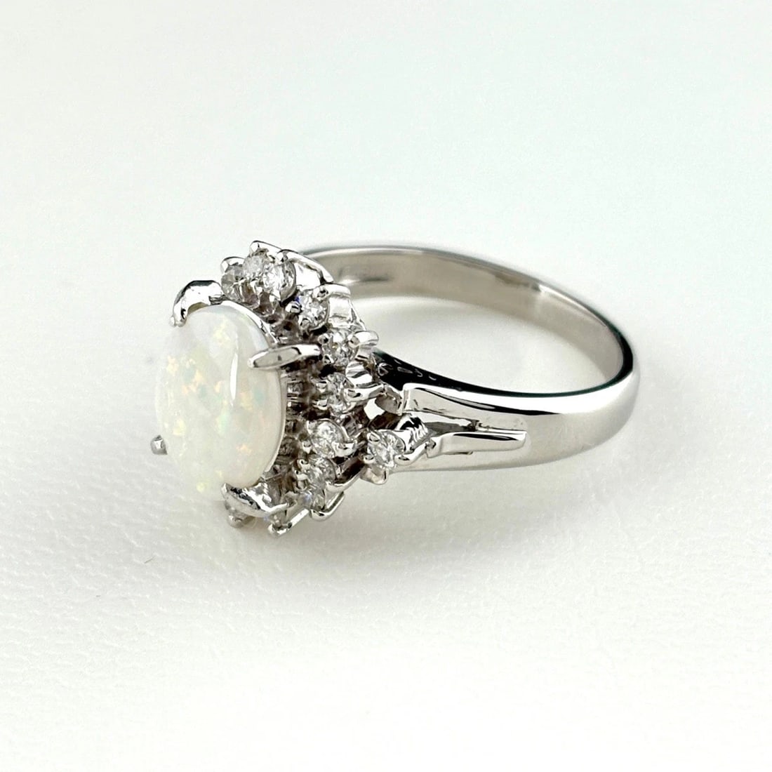 OPAL DESIGN PLATINUM MELEE DIAMOND RING: opal design Platinum melee diamond Ring Brand: Unbranded Type/Style: Ring Material: Pt900, Main Stone/Creation opal?diamond Color: None Size: US 5 Accessories: None Accessories Notice: When