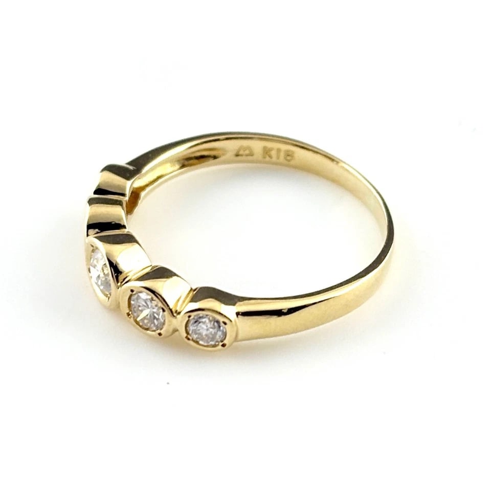 MELEE DIAMOND DESIGN RING YG YELLOWGOLD RING: melee diamond design ring YG YellowGold Ring Brand: Unbranded Type/Style: Ring Material: 18K, Main Stone/Creation Natural Color: YellowGold Size: US 5 Accessories: None Accessories Notice: When