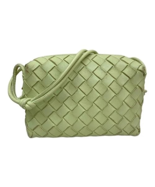 BOTTEGA VENETA MINI LOOP CAMERA BAG: BOTTEGA VENETA Mini Loop Camera Bag Brand: BOTTEGA VENETA Type/Style: Handbag Material: Leather Color: Green Size: H:14cm / W:18cm / D:6cm Accessories: None Accessories Notice: When purchasing