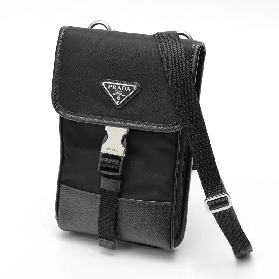 PRADA RE-NYLON X SAFFIANO SMARTPHONE CASE SHOULDER: Prada Re-Nylon x Saffiano Smartphone Case Shoulder Brand: Prada Type/Style: Bag Material: Nylon Color: black Size: W12?H18?D4cm Accessories: None Accessories Notice: When purchasing pre-owned goods,