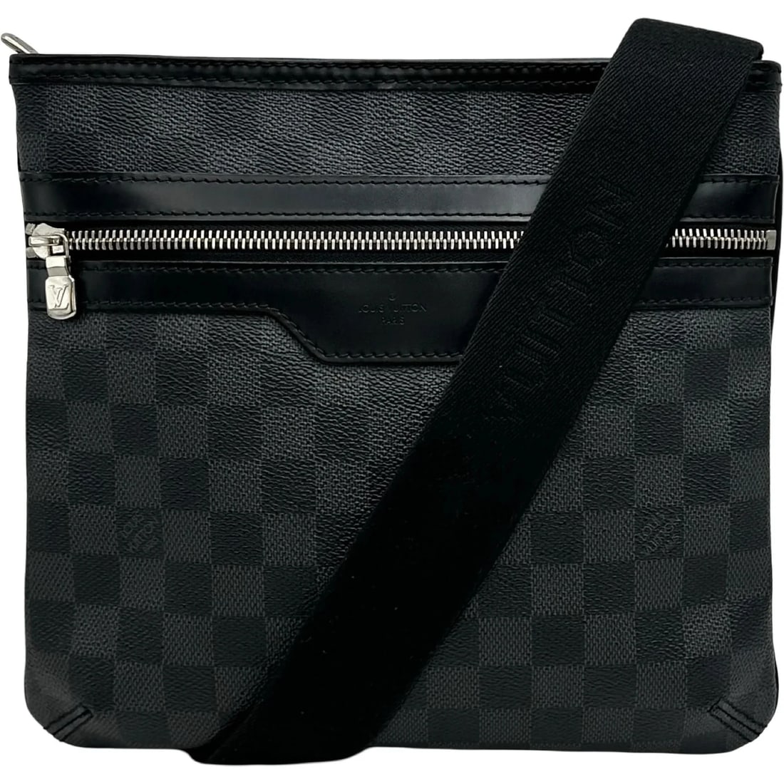 LOUIS VUITTON THOMAS DAMIER GRAPHITE SHOULDER BAG: LOUIS VUITTON Thomas Damier Graphite Shoulder Bag Brand: LOUIS VUITTON Type/Style: Handbag Material: Damier Graphite Color: black Size: W: 26cm / H: 24cm / D: 2cm Accessories: None Accessories