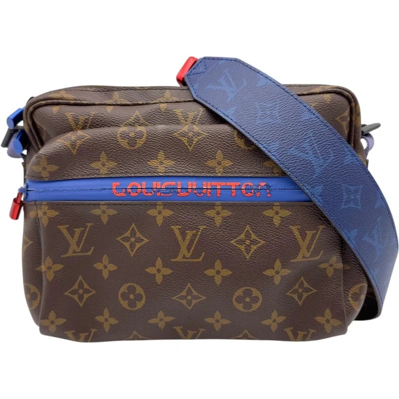 LOUIS VUITTON BUMBAG MONOGRAM BODY BAG: LOUIS VUITTON Bumbag Monogram Body Bag Brand: LOUIS VUITTON Type/Style: Handbag Material: Monogram Kim Jones Color: Brown Size: W: 24cm / H: 18.5cm / D: 4cm Accessories: None Accessories Notice: When