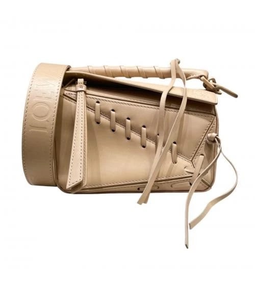LOEWE LACED PUZZLE MINI MINI SHOULDER BAG: LOEWE Laced Puzzle Mini Mini Shoulder Bag Brand: LOEWE Type/Style: Handbag Material: Calf Leather Color: Beige / Nude Size: H:13.5cm / W:17.5cm / D:7.5cm Accessories: None Accessories Noti