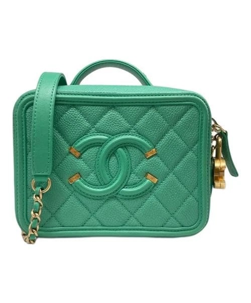 CHANEL CC FILIGREE VANITY CASE: CHANEL CC Filigree Vanity Case Brand: CHANEL Type/Style: Handbag Material: Caviar Skin Color: Emerald Green Size: H:12.0cm / W:16.0cm / D:8.0cm Accessories: None Accessories Notice: When p