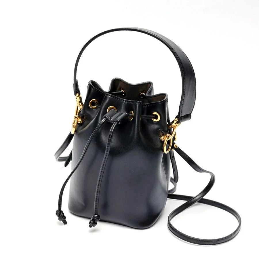 FENDI MON TRESOR MINI BAG BLACK: Fendi Mon Tresor Mini Bag Black Brand: Fendi Type/Style: Bag Material: Leather Color: Black Size: W12?H18?D10cm Accessories: None Accessories Notice: When purchasing pre-owned goods, please refer to