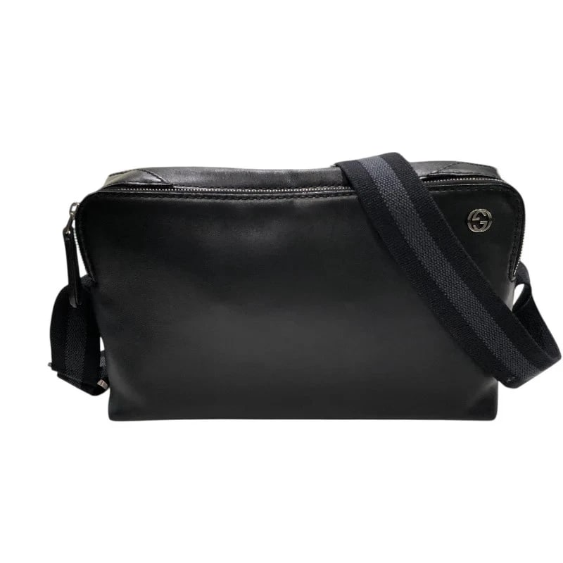 GUCCI SHOULDER BAG BLACK: GUCCI Shoulder Bag Black Brand: GUCCI Type/Style: Handbag Material: Leather Color: black Size: W: 31cm / H: 17cm / D: 6cm Accessories: None Accessories Notice: When purchasing pre-owned goods, please