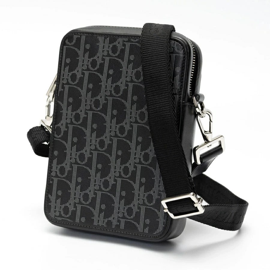 CHRISTIAN DIOR OBLIQUE ZIP POUCH MESSENGER BAG BLACK: Christian Dior Oblique Zip Pouch Messenger Bag Black Brand: Christian Dior Type/Style: Bag Material: Leather Color: Black Size: W12.5?H17.5?D4.5cm Accessories: None Accessories Notice: When