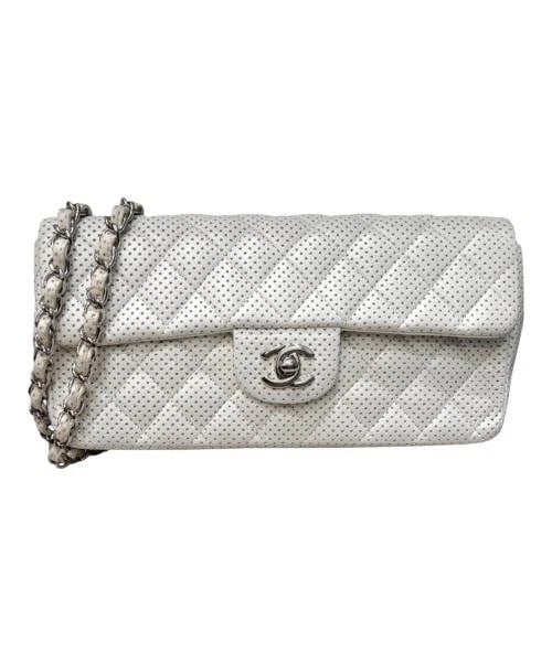 CHANEL MATELASS PUNCHING 25: CHANEL Matelass? Punching 25 Brand: CHANEL Type/Style: Handbag Material: Leather Color: White Size: H:13.0cm / W:25.0cm / D:5.0cm Accessories: None Accessories Notice: When purchasing pre-owned