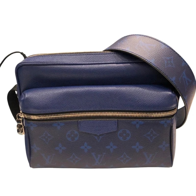 LOUIS VUITTON MESSENGER PM BLUE TAIGARAMA SHOULDER BAG: LOUIS VUITTON Messenger PM Blue Taigarama Shoulder Bag Brand: LOUIS VUITTON Type/Style: Handbag Material: Taigarama Color: blue Size: W: 25cm / H: 19cm / D: 5cm Accessories: None Accessori