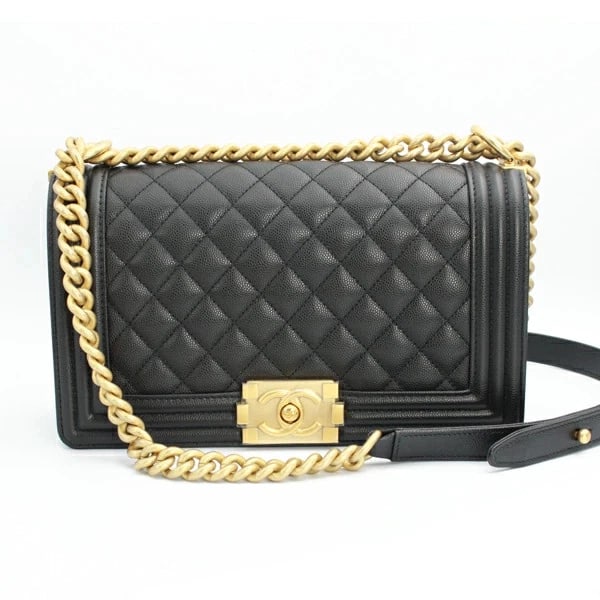CHANEL BOY CHANEL HANDBAG CAVIAR SKIN BLACK: Chanel Boy Chanel Handbag Caviar Skin Black Brand: Chanel Type/Style: Handbag Material: Caviar Skin Color: Black Size: W:25cm ? H:14cm ? D:7cm Accessories: None Accessories Notice: When pu