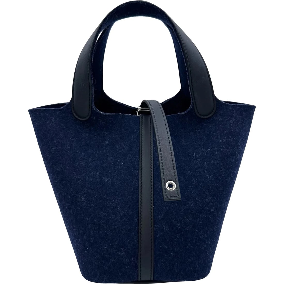 HERMES PICOTIN LOCK PM BLUE NUIT/BLACK GHW SWIFT/FELT: HERMES Picotin Lock PM Blue Nuit/Black GHW Swift/Felt Brand: HERMES Type/Style: Handbag Material: Swift/Felt Color: Blue Nuit/Black / GD Hardware Size: W: 18cm / H: 18cm / D: 13.5cm Accessories: None