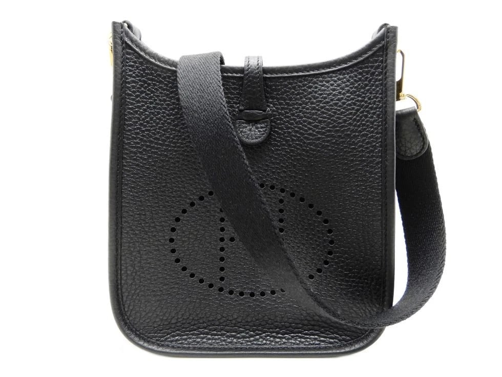 HERMES BLACK GHW W STAMP EVELYNE TPM SHOULDER BAG: HERMES Black GHW W Stamp Evelyne TPM Shoulder Bag Brand: HERMES Type/Style: Handbag Material: Taurillon Clemence Black / Gold Hardware Color: Black Size: W 17 ? H 19 ? G 5cm Accessories: None