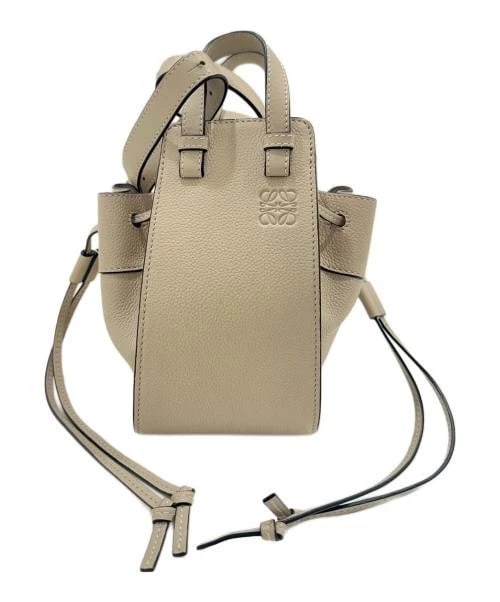 LOEWE HAMMOCK MINI SHOULDER BAG: LOEWE Hammock Mini Shoulder Bag Brand: LOEWE Type/Style: Handbag Material: Leather Color: Greige Size: H:17.0cm / W:10.0cm / D:16.0cm Accessories: None Accessories Notice: When purchasing