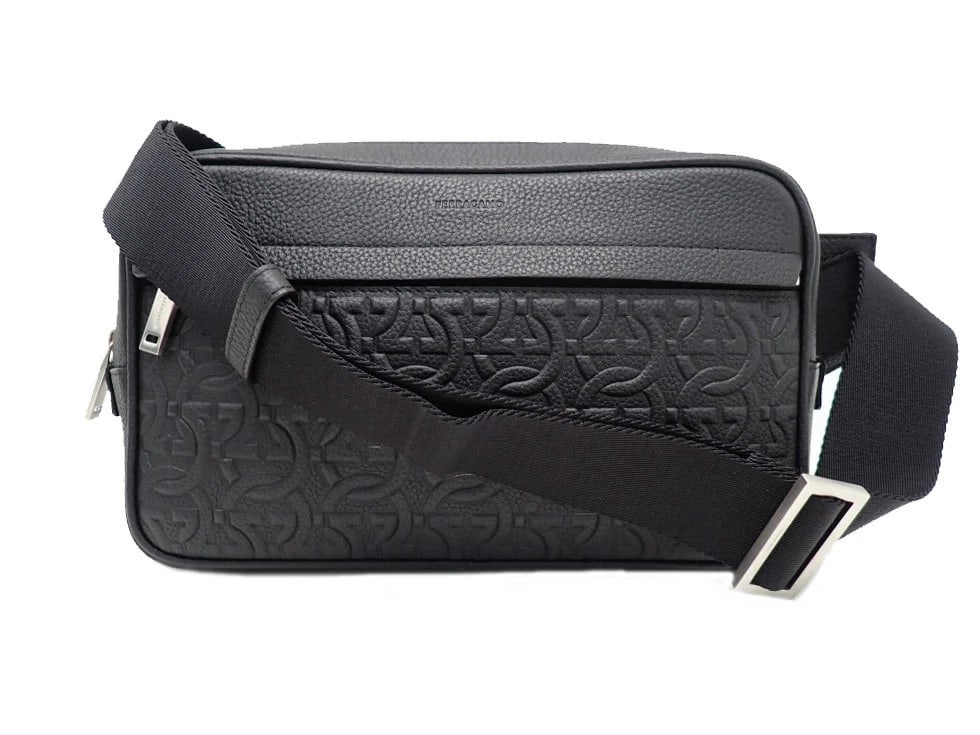 SALVATORE FERRAGAMO 24 BLACK BODY BAG: Salvatore Ferragamo 24 Black Body Bag Brand: SALVATORE FERRAGAMO Type/Style: Handbag Material: Calf leather, black Color: Black Size: W 25.5 ? H 15 ? G 6.5cm Accessories: None Accessories Notice: