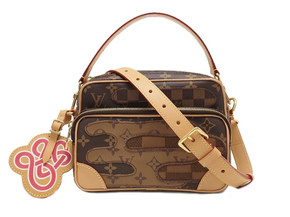 LOUIS VUITTON MONOGRAM LANDSCAPE LV: Louis Vuitton Monogram Landscape LV Brand: LOUIS VUITTON Type/Style: Handbag Material: Monogram Landscape Color: none Size: W 23 ? H 17.5 ? G 9cm Accessories: None Accessories Notice: When