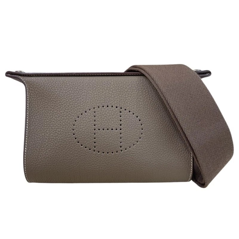 HERMES VIDON POCHETTE ETOUPE SHW TOGO LEATHER: HERMES Vidon Pochette Etoupe SHW Togo Leather Brand: HERMES Type/Style: Handbag Material: Togo Color: Etoupe / SV Hardware Size: W: 20.5cm / H: 14cm / D: 4cm Accessories: None Accessories Notice: