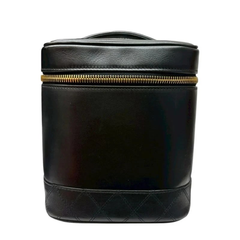 CHANEL BICOLORE VANITY BAG BLACK/GHW LAMBSKIN: CHANEL Bicolore Vanity Bag Black/GHW Lambskin Brand: CHANEL Type/Style: Handbag Material: Lambskin Color: Black // GD Hardware Size: W: 15cm / H: 18cm / D: 13cm Accessories: None Accessories Notice: