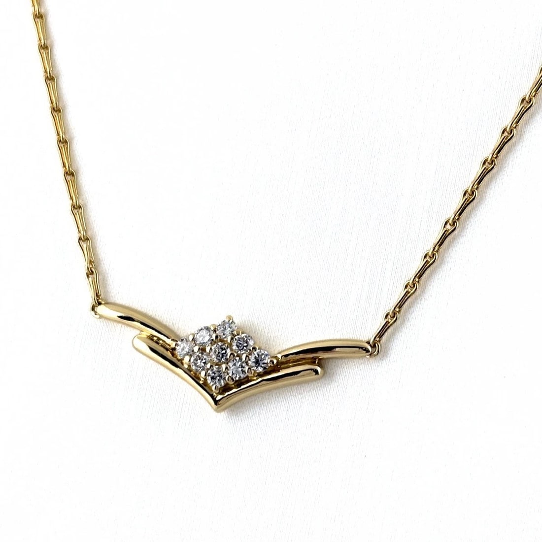 HOSHI DIAMOND NECKLACE YG PENDANT NECKLACE: HOSHI diamond Necklace YG Pendant Necklace Brand: HOSHI no SUNA Type/Style: Necklace Material: 18KYellowGold, Main Stone/Creation Natural Color: YellowGold Size: Chain width 1.3mm(0.1") Pendant size