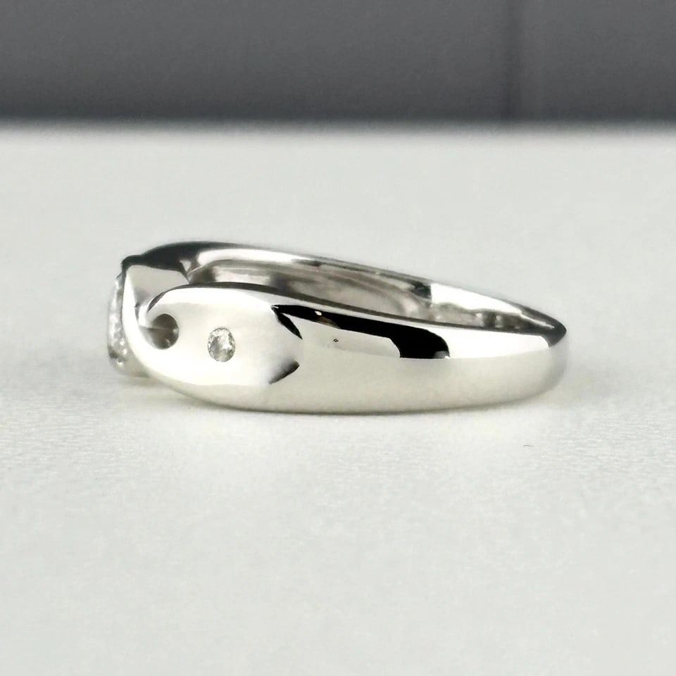 MELEE DIAMOND DESIGN PLATINUM RING - 2