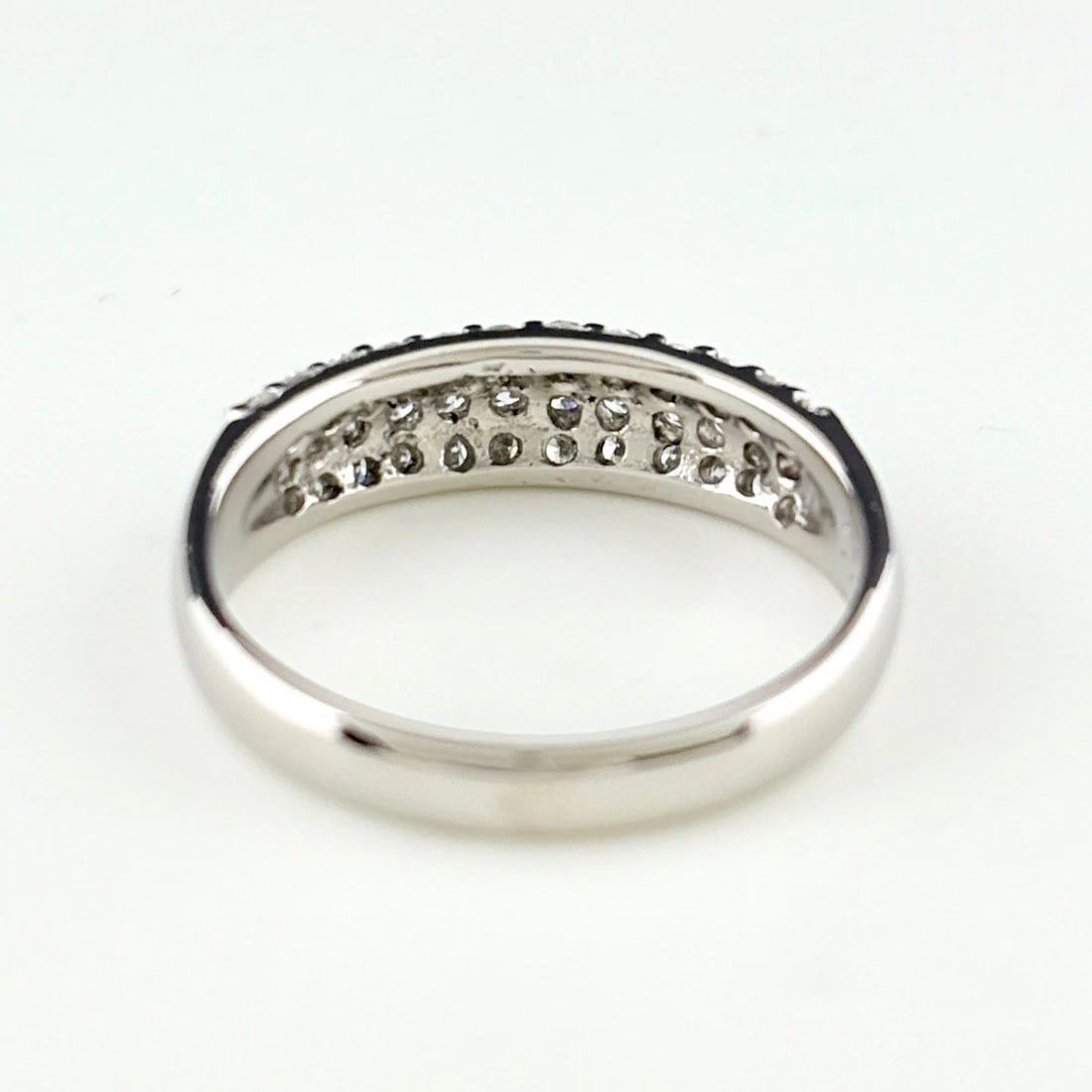 MELEE DIAMOND DESIGN PLATINUM RING - 2