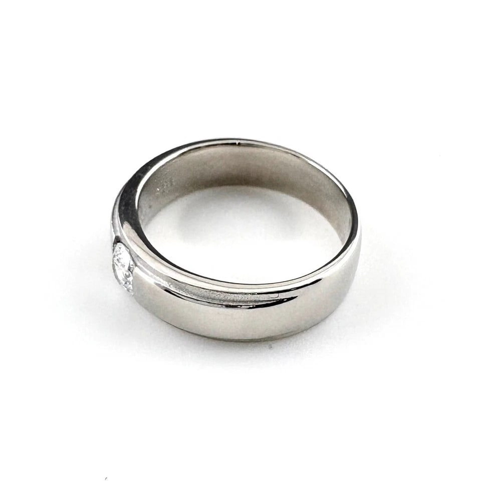 DIAMOND DESIGN PLATINUM RING: diamond design Platinum Ring Brand: Unbranded Type/Style: Ring Material: Platinum900, Main Stone/Creation Natural Color: None Size: US 5.5 Accessories: None Accessories Notice: When purchasing