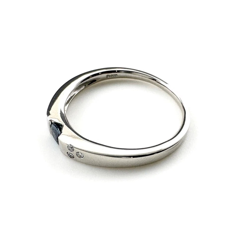 ALEXANDRITE DESIGN PLATINUM RING MELEE DIAMOND RING: alexandrite design Platinum ring melee diamond Ring Brand: Unbranded Type/Style: Ring Material: Pt900, Main Stone/Creation alexandrite diamond Color: None Size: US 7 to 7.5 Accessories: None