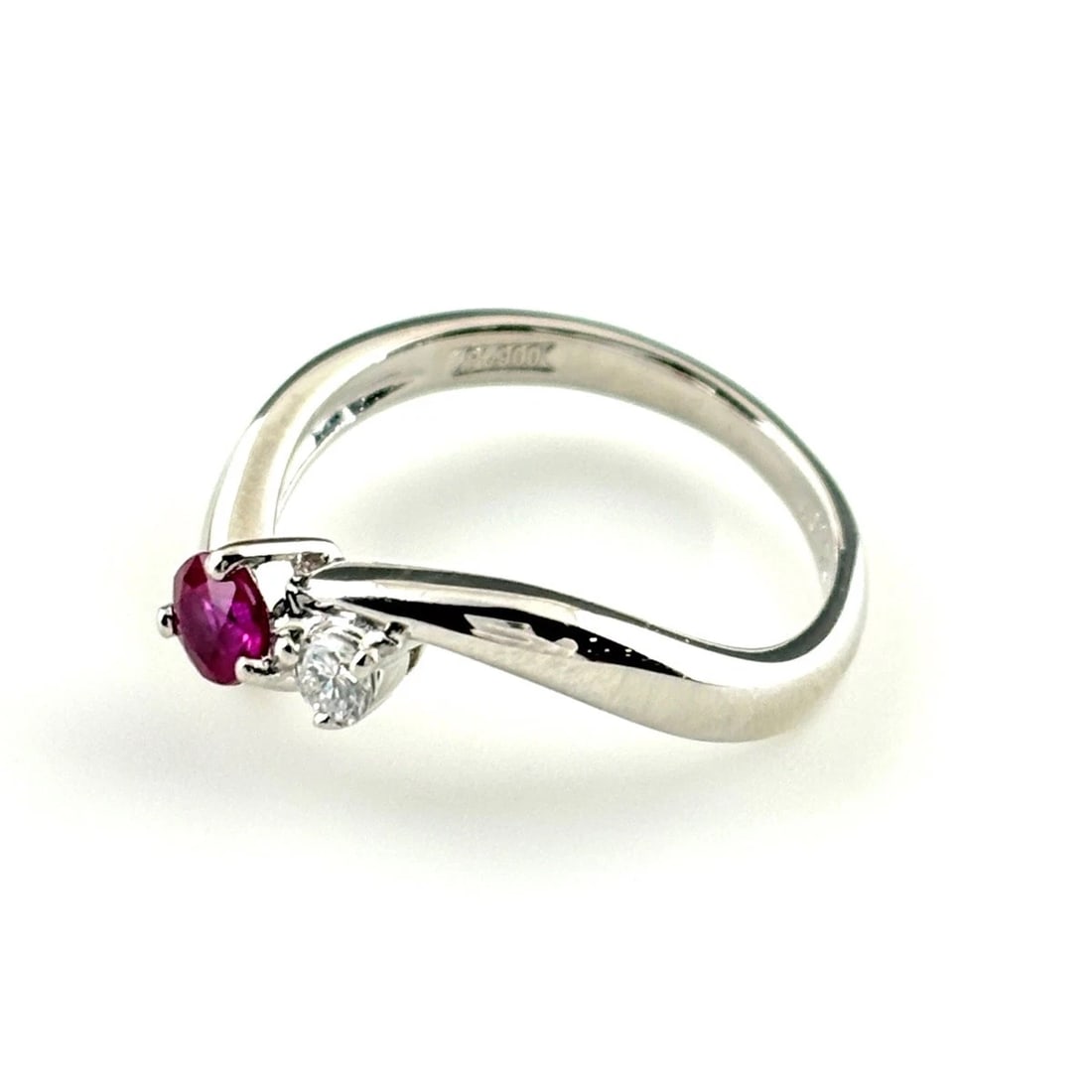 RUBY DESIGN PLATINUM MELEE DIAMOND RING - 3