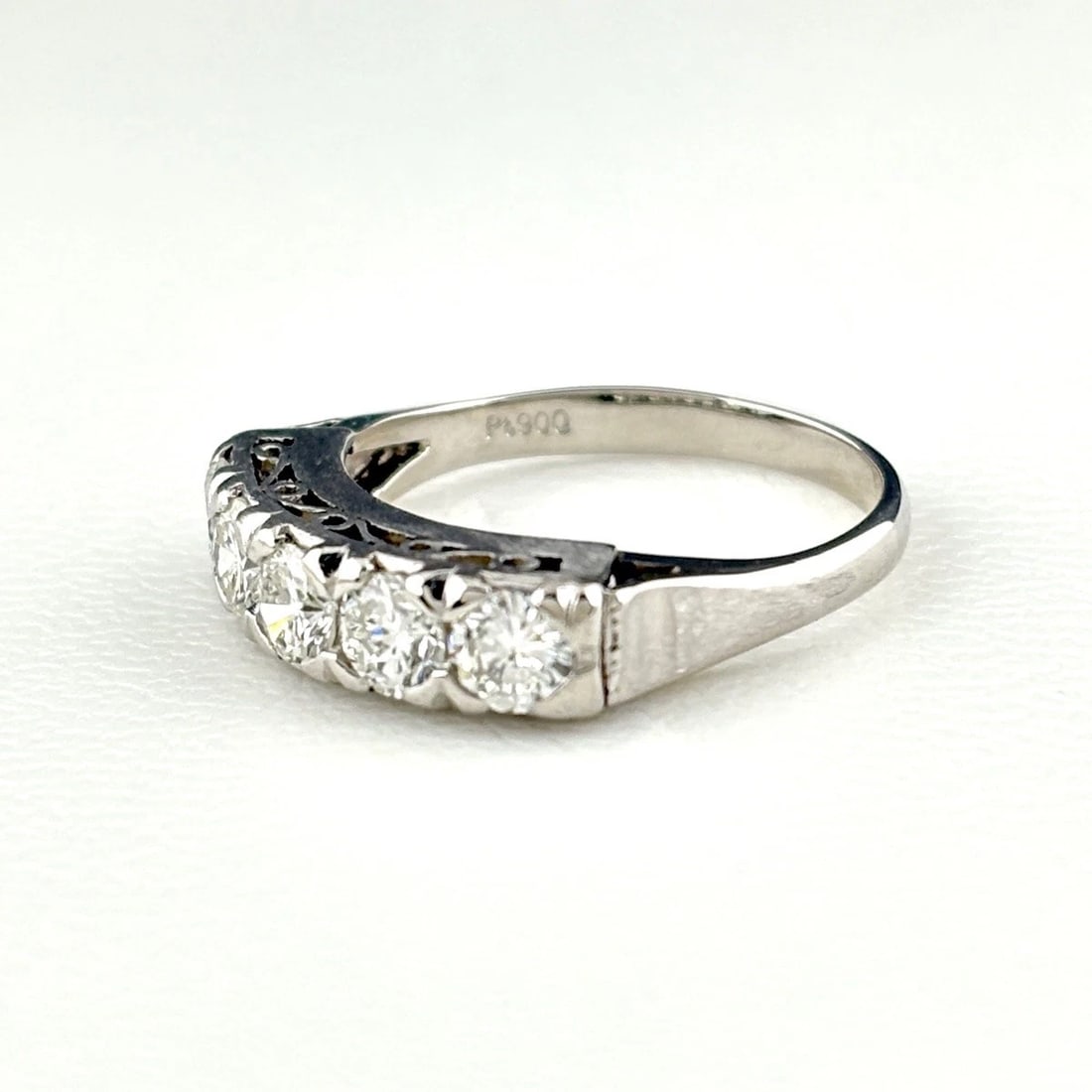 MELEE DIAMOND DESIGN PLATINUM RING: melee diamond design Platinum Ring Brand: Unbranded Type/Style: Ring Material: Pt900, Main Stone/Creation Natural Color: None Size: US 4.5 to 5 Accessories: None Accessories Notice: When purchasing
