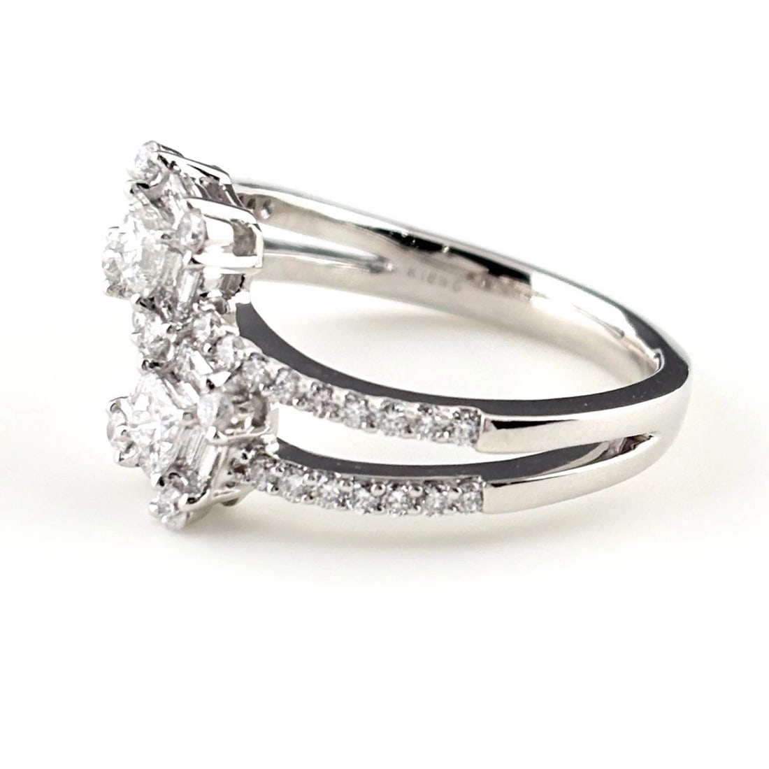MELEE DIAMOND DESIGN WHITEGOLD RING: melee diamond design WhiteGold Ring Brand: Unbranded Type/Style: Ring Material: 18K WG, Main Stone/Creation Natural Color: White Gold Size: US 8 Accessories: None Accessories Notice: When purchasing