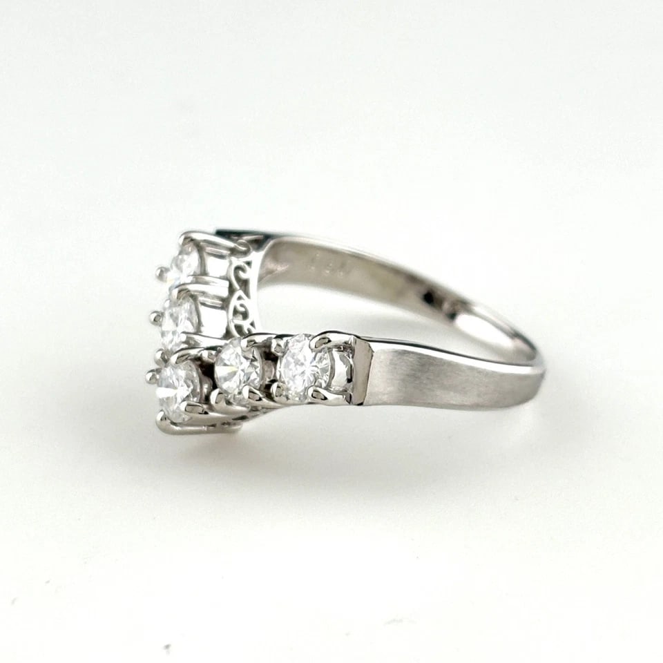 MELEE DIAMOND DESIGN PLATINUM RING: melee diamond design Platinum Ring Brand: Unbranded Type/Style: Ring Material: Pt850, Main Stone/Creation Natural Color: None Size: US 6 to 6.5 Accessories: None Accessories Notice: When purchasing