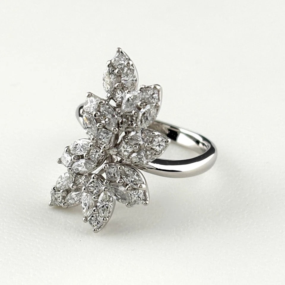 MELEE DIAMOND DESIGN PLATINUM RING: melee diamond design Platinum Ring Brand: Unbranded Type/Style: Ring Material: Platinum900, Main Stone/Creation Natural Color: None Size: US 4 to 4.5 Accessories: None Accessories Notice: