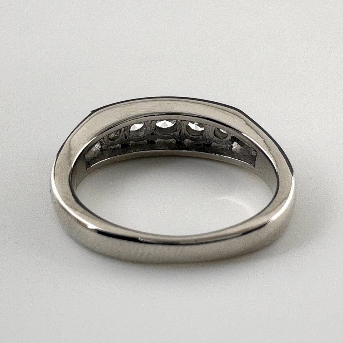 MELEE DIAMOND DESIGNPLATINUM RING - 2