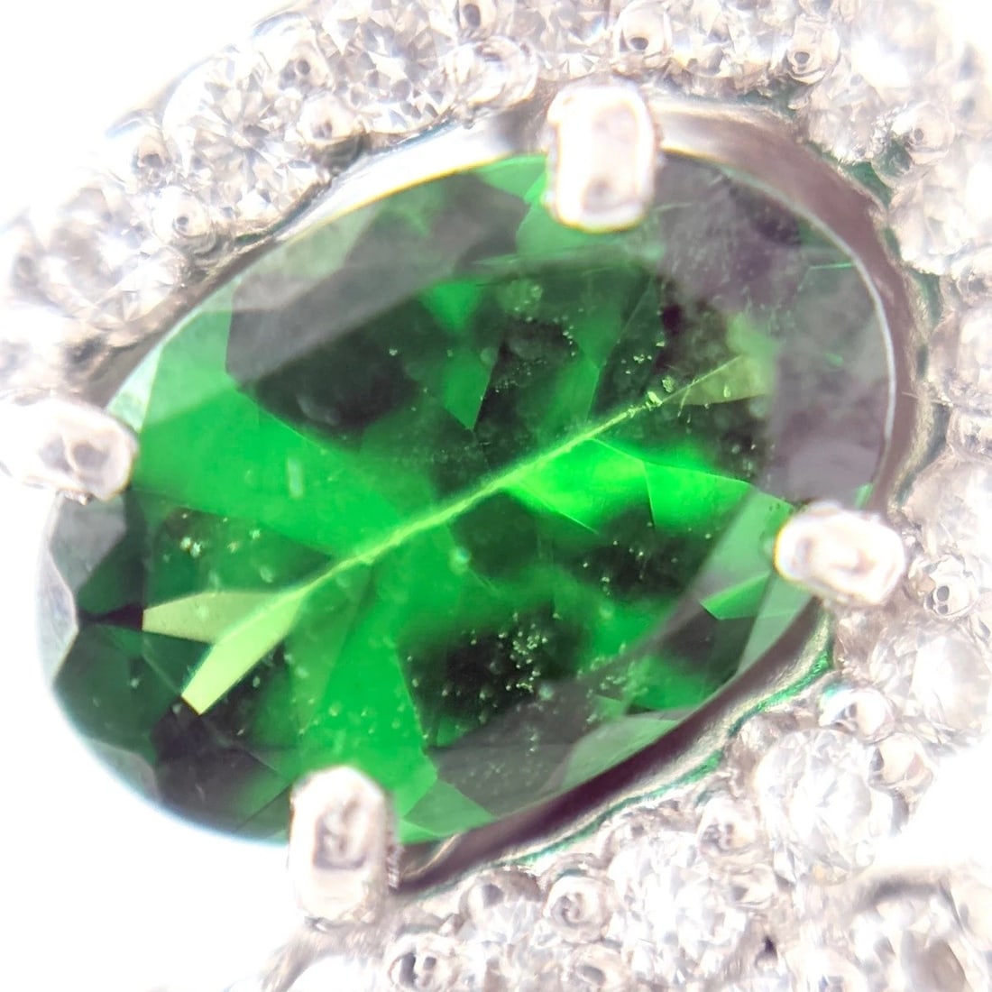 TOURMALINE DESIGN RING PLATINUM MELEE DIAMOND RING: tourmaline design ring Platinum melee diamond Ring Brand: Unbranded Type/Style: Ring Material: Pt950, Main Stone/Creation Tourmaline Color: silver Size: US 6.5 Accessories: None Accessories Notice: